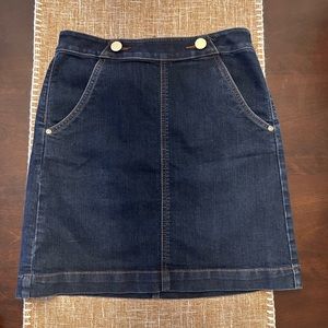 Loft dark denim skirt (00)